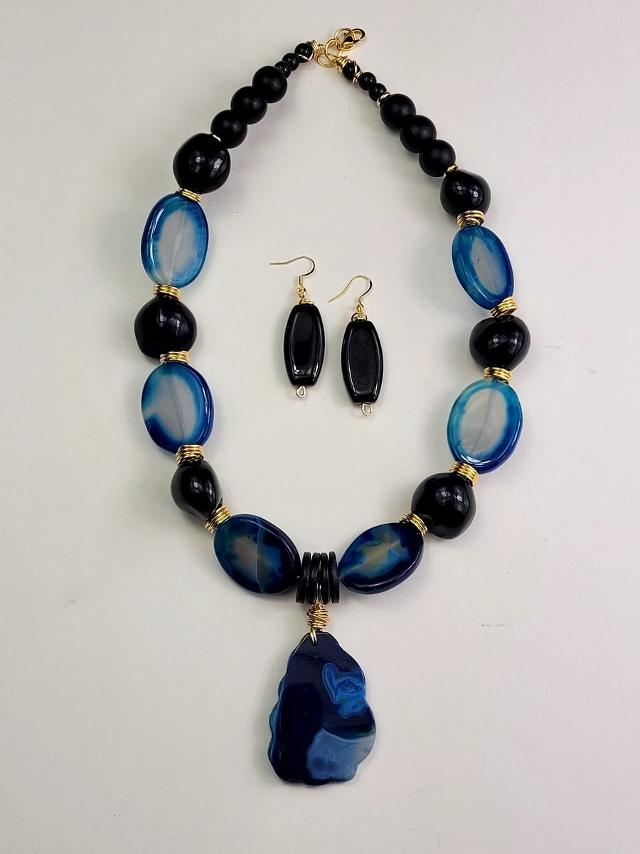 Blue and black agate beaded necklace set.